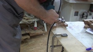 Подставка под цветы из древесины. Wooden plant stand.