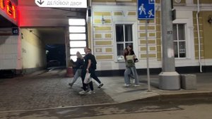 РЕАКЦИИ НА АВТОЗВУК ПО ГОРОДУ УФА. ДЕВУШКА СНИМАЕТ РЕАКЦИИ. ВАЗ 2109. ГРОМКИЙ ФРОНТ