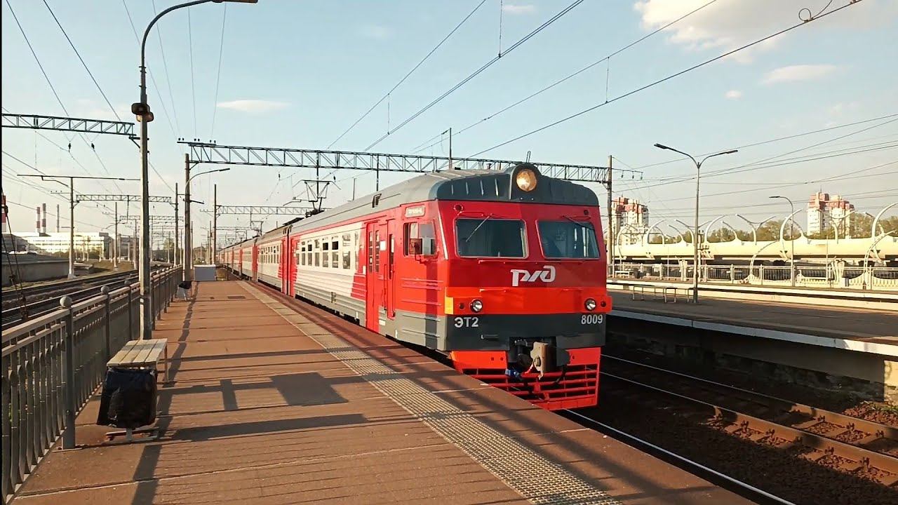 Электропоезд ЭТ2-8009, сообщением СПБ- Гатчина Варшавская