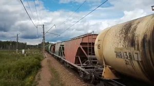 Тепловоз 2ТЭ25КМ-0321 с товарным белорусом, Перегон Тарковичи - Оредеж