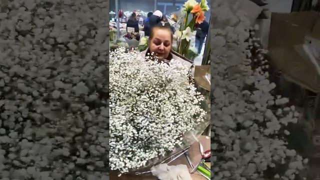 Любимая Иришка на рабочем месте😍 #2023 #цветы #букеты #выпускной