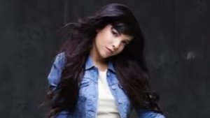 Indila - Tourner dans le vide [lyrics]