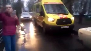 Истеричка мать. Разборки со скорой, Hysterical mother. Disassembly with the ambulance