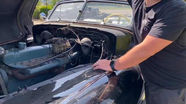 Nick Unveils His New Super Rare 1947 Buick Roadmaster Convertible! смотреть онлайн