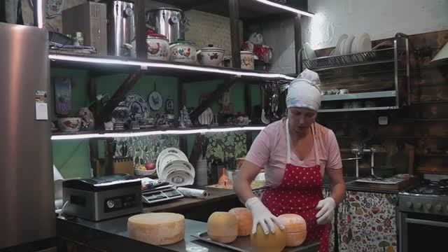 БАНДАЖИРУЮ ПАРМЕЗАН ЖИРОМ