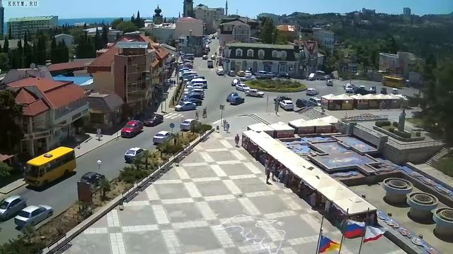 Вебкамера "Площадь Советская". Запись 26.06.2016 12:00:02 смотреть онлайн