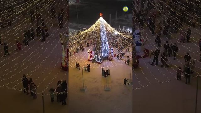 В День региона по всему Ямалу зажглись огни на новогодних елках🎄