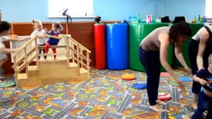 Занятия по двигательному развитию для детей с Синдромом Дауна (2)