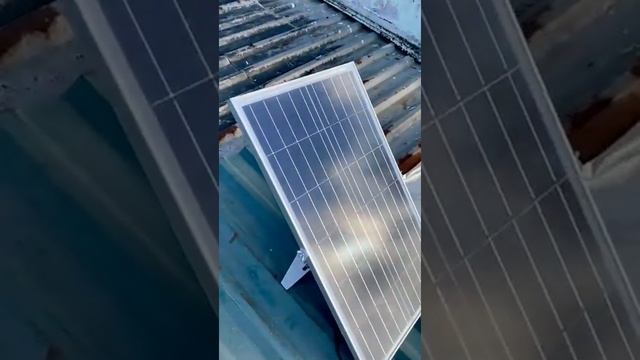 Đèn nắng lượng mặt trời ( Loại Đèn Pha 200w - đủ chiếu sáng 150m2 -