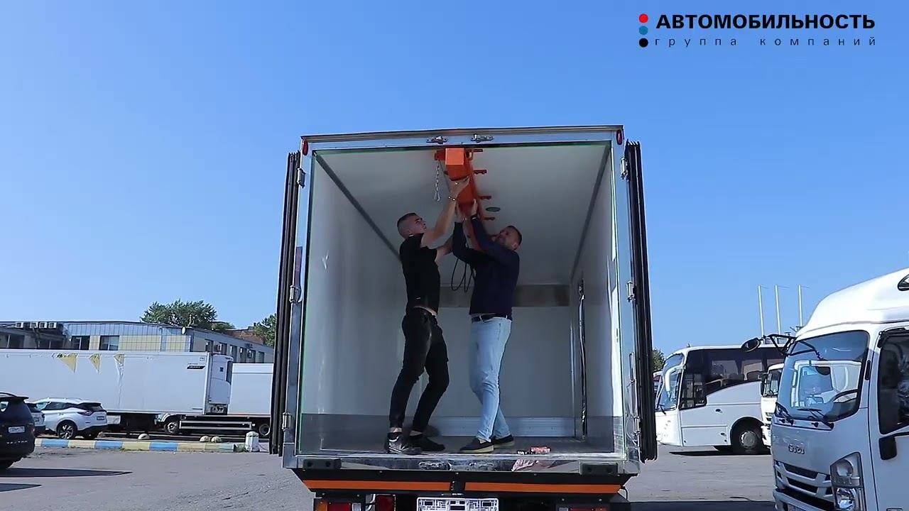 Изотермический фургон с кран-балкой ISUZU смотреть онлайн