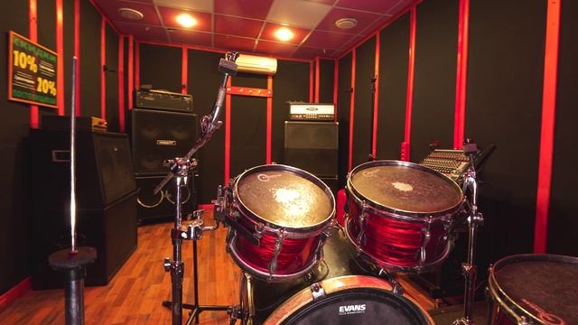 Комната Red репетиционной базы Under The Ground смотреть онлайн