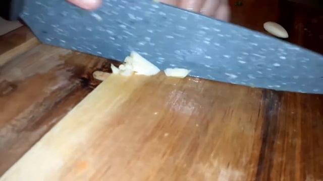 Вкусна и здравословна салата от спанак, чери домати, сирене и авокадо