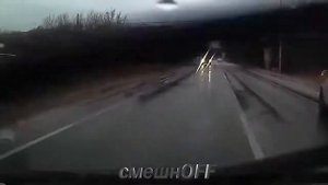 Невероятные идиоты за рулем 2017  Дураки на дорогах и безумные водители на наших дорогах #48