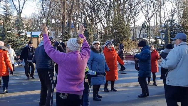 МОЛНИЕЙ ПРОНОСЯТСЯ ГОДА смотреть онлайн