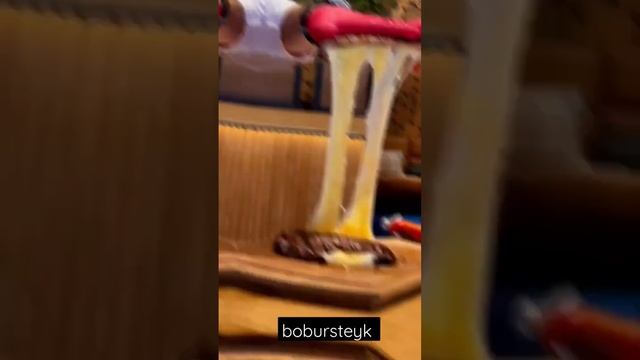 говядина мраморной внутри сыром @steeeeak #restaurant #shortvideo #steyk #стейк