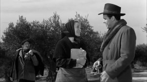 Входили по очереди, девушки терпели стиснув зубы. Как этим занимались в монастыре