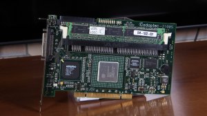 Adaptec ASR-2100S SCSI RAID.