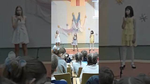 Жёлтая не умеет петь ! смотреть онлайн