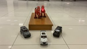 Динозавры и машинки Гелендвагены.Dinosaurs and Gelendvagen cars.