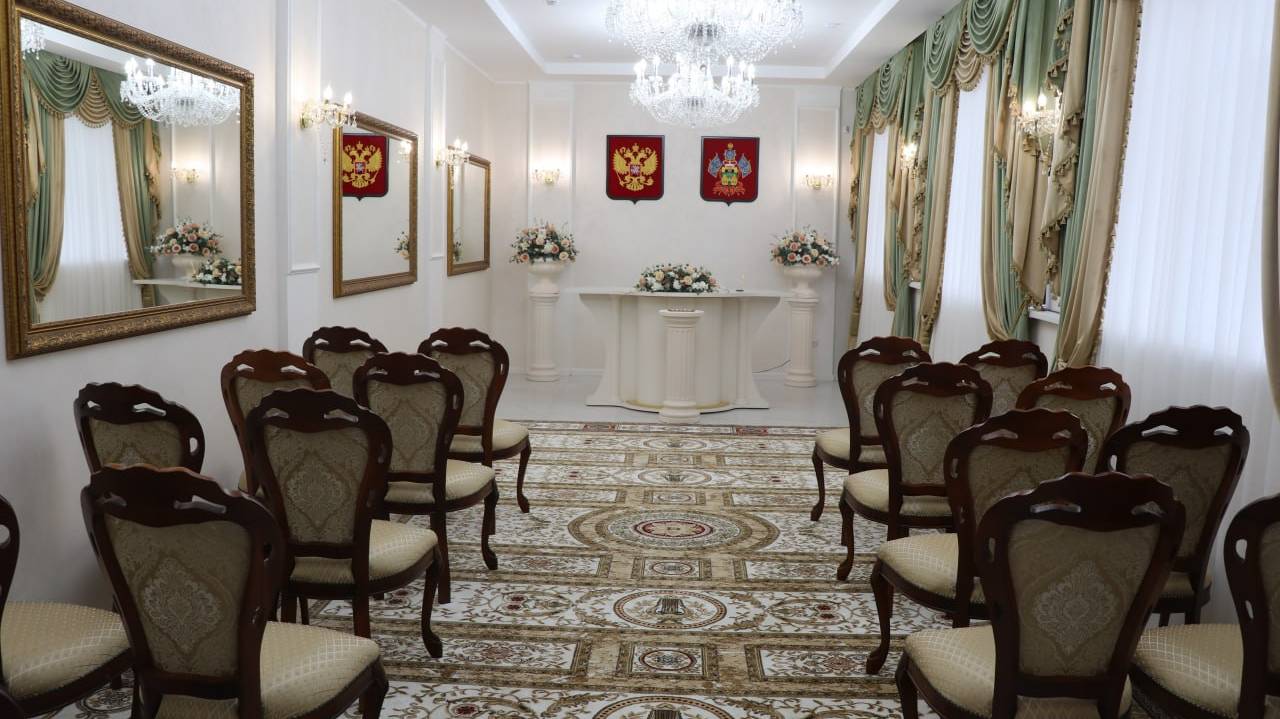 Обновленный ЗАГС открылся после длительного ремонта в Кореновском районе