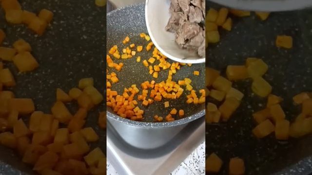 Тёплый салат с говядиной 👍#едаэтоискусство#мысливслух#обстановкапокайфу смотреть онлайн