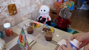 Лили и Басик завтракают