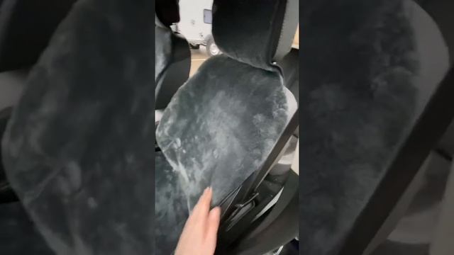Меховые накидки на сиденье автомобиля на тканевой основе Темно-серые 2 шт