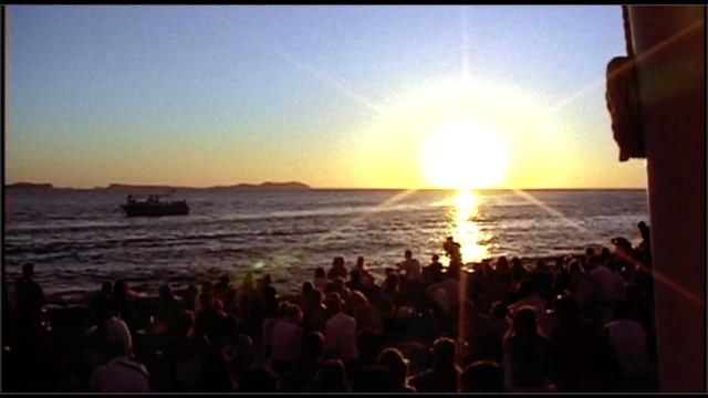 Blank & Jones feat. Mick Roach - Sunshine's Better (Official Video) - смотреть видео онлайн от «Ford Romantic Encounters» в хорошем качестве, опубликованное 10 декабря 2024 года в 20:18:27 00:04:36.