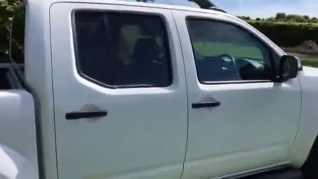 2014 Nissan Navara 2.5TDCi Tekna смотреть онлайн