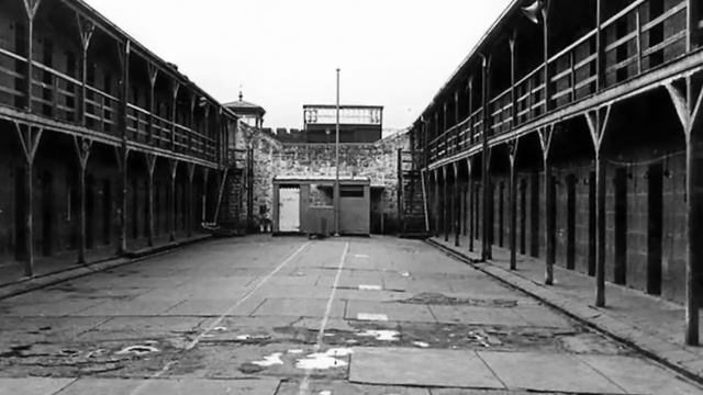 12 самых жутких оставленных тюрем в мире смотреть онлайн