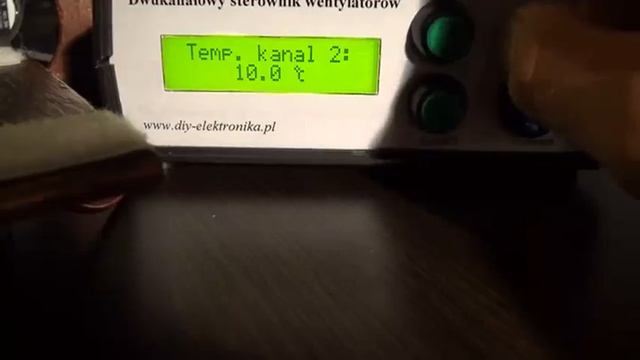 Dwukanałowy sterownik wentylatorów (na Atmega8 & DS18B20) смотреть онлайн