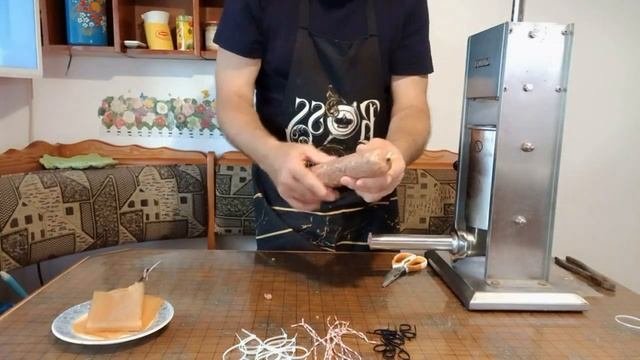 Варенокопченая колбаса 