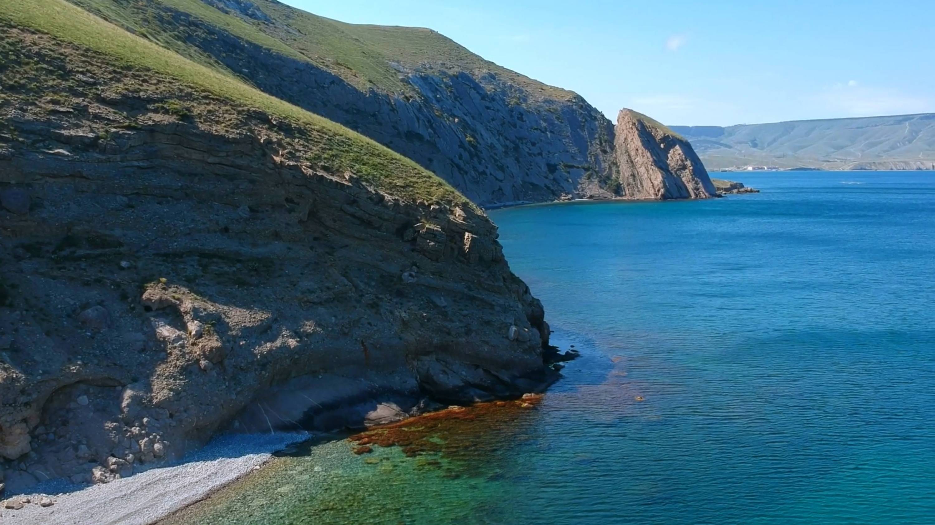 Крымские курорты. Дикие пляжи в Двуякорной бухте.