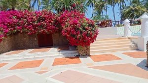 An epic tour of Serena beach hotel and spa Mombasa /💞👭bae cation/ food fun, photoshoot