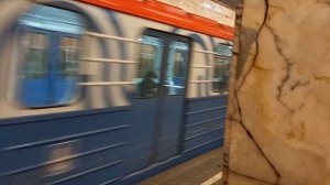 брендовый "номерной" на станции "Автозаводская"