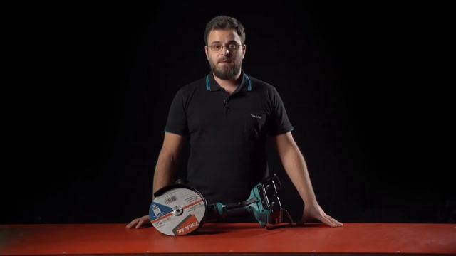 Углошлифмашина MAKITA DGA 901 ZU смотреть онлайн