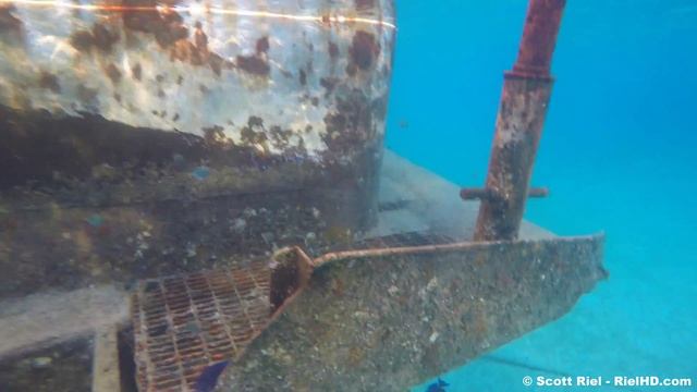 Mega One Triton on Governor's Beach on Grand Turk смотреть онлайн