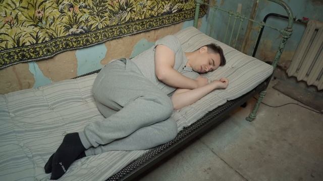 КОРОЧЕ ГОВОРЯ, 100 ДНЕЙ БЕЗ ДЕНЕГ