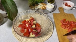 Быстрый салат с копченым сыром чечил. Легко и быстро.