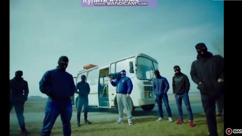 Песня Между нами тает лёд