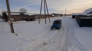 Уаз 469 в снегу (на блокировках)