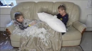 EPIC PILLOW FIGHT! ~ Henry Hoover Kids TRICK MAMA ONCE AGAIN! ~ Henry & Hetty HELP TO VACUUM UP MES