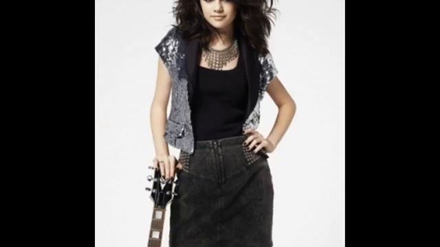 SelenaGomez