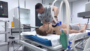 Фрагмент из курса «критические ситуации в анестезиологии». Работа дефибриллятора.