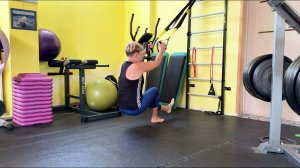 Подтягивания в петлях TRX