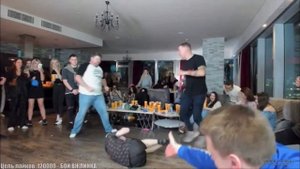 Виджилинк и жаба против Эдварда Била