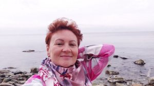 Анапа : море и жёлтые листья.