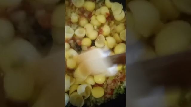 incorporamos los taponcitos de la patata a las verduras #recetafacil