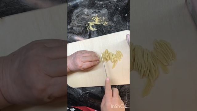 Тонкая домашняя лапка из 2-х ингредиентов.Очень вкусная. Мой мир.#моймир