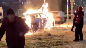 В Москве работник обиделся на начальника и дотла сжег его машину